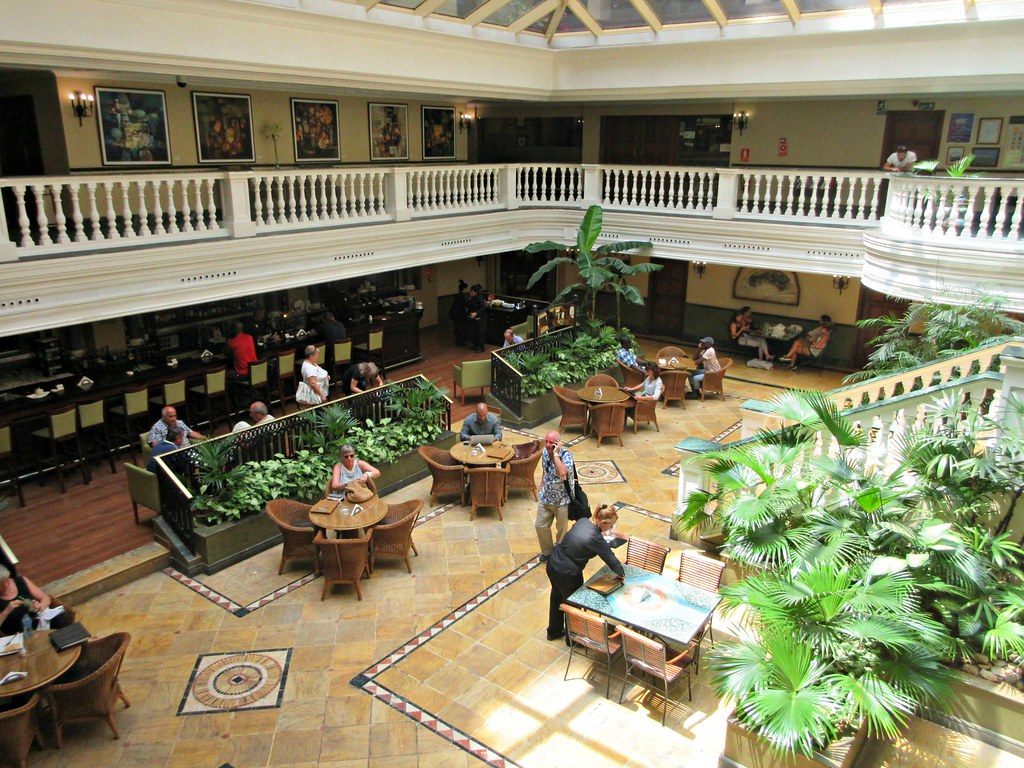 havana-park-central-hotel-inside