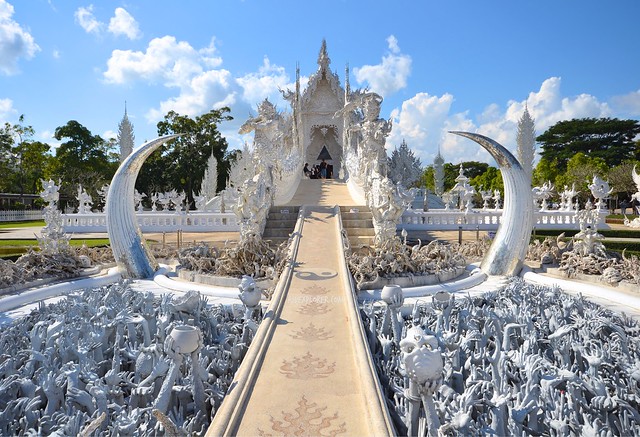 chiang rai thailand wat rong khun white temple