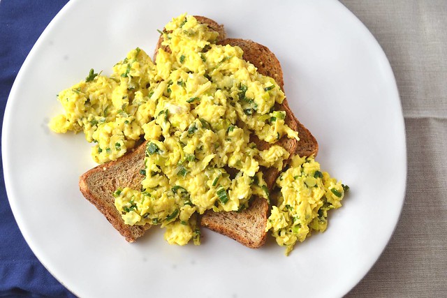 green-garlic-scrambled-egg-toasts