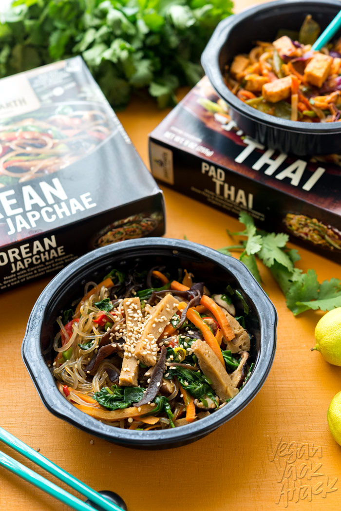 Review: Sweet Earth Foods Korean Japchae & Pad Thai, vegan, frozen entrees! Perfect for an utterly delicious, convenient meal. #vegan #sweetearthfoods