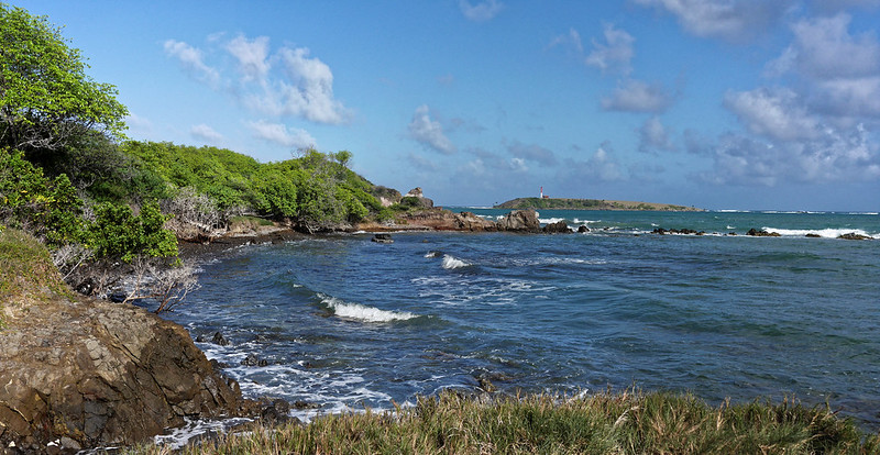 La côte sud de la Martinique et l'îlet Cabrits vus depuis la pointe des Salines