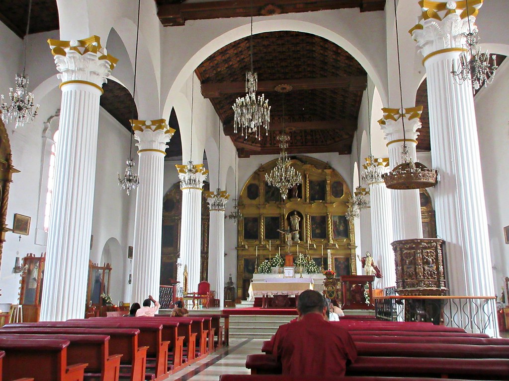 inside plaza church