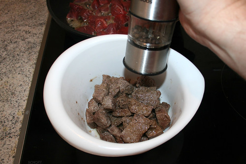 29 - Rindfleisch mit Salz & Pfeffer würzen / Season beef with salt & pepper