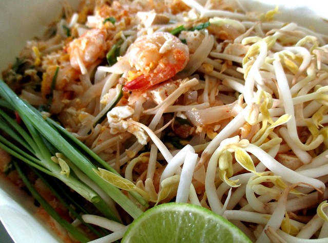 Flavours Thai Kitchen pad Thai