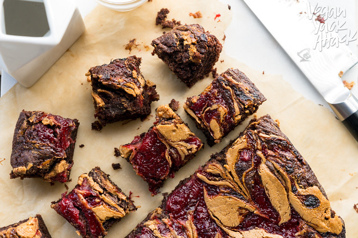 Need a gooey, decadent dessert? Peanut Butter Jelly Brownies to the rescue! Plus, they’re vegan & soy-free