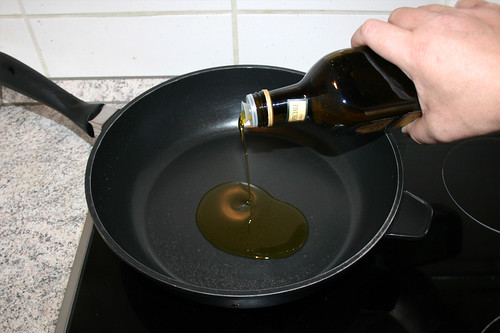 26 - Olivenöl erhitzen / Heat up olive oil