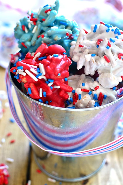 35 fabulous 4th of July recipes and activities for toddlers. These red, white, and blue crafts and recipes are sure to get you and your toddler in the patriotic spirit! USA! USA!