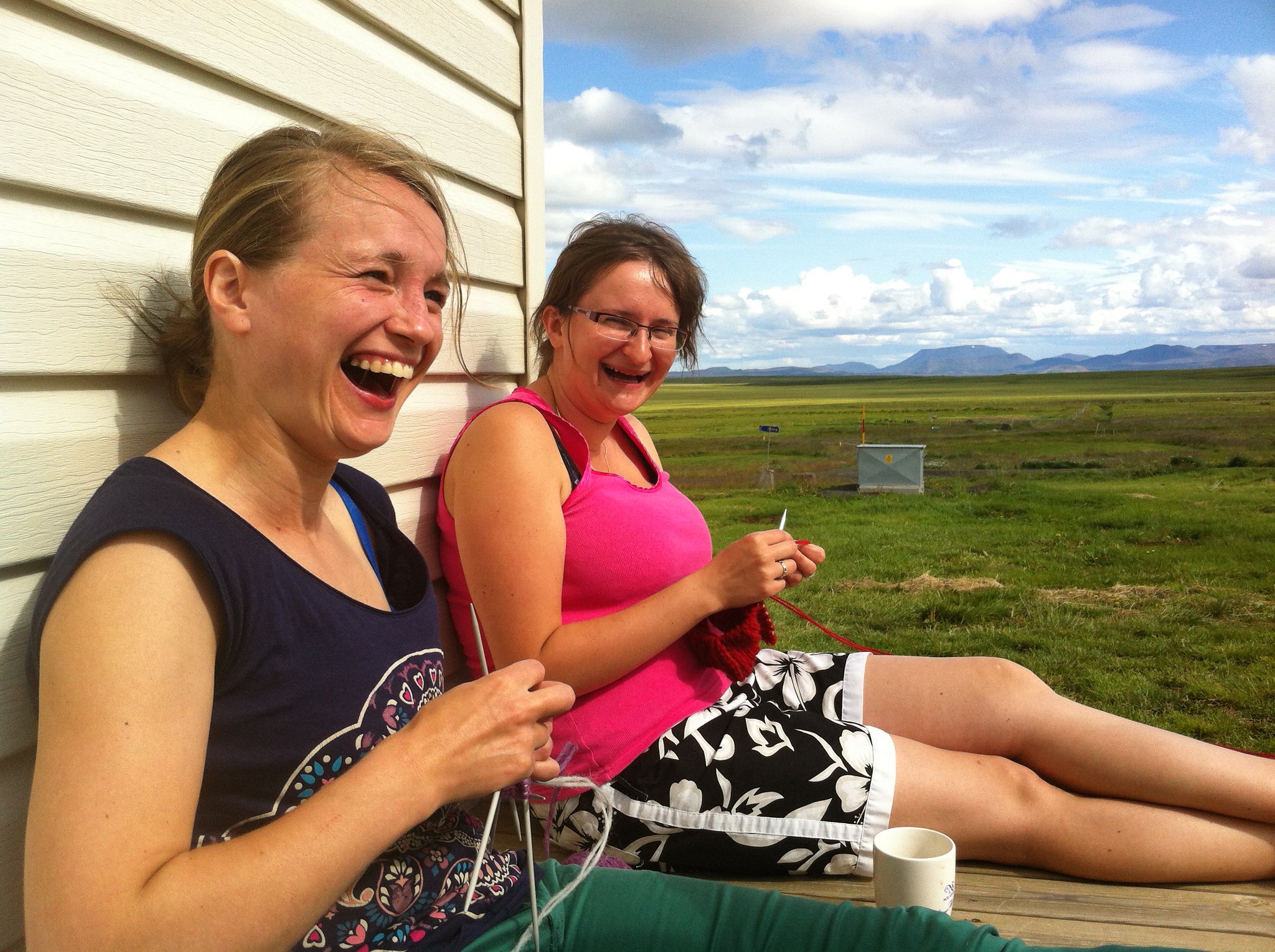 PhoeTravels knitting in Iceland