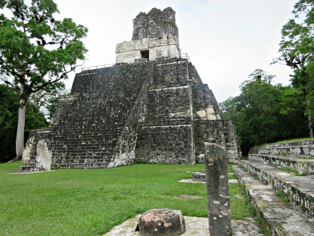 tikal-plaza-pyramid-2