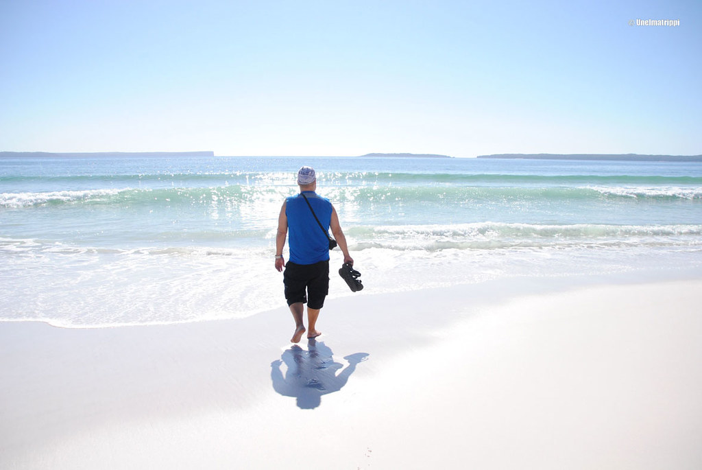 Hemmo Hyams Beachin valkoisella hiekalla Australiassa
