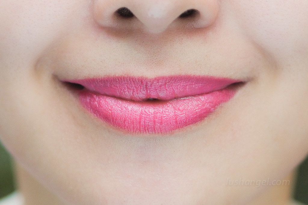 benefit-double-the-lip-fuchsia-fever-swatch