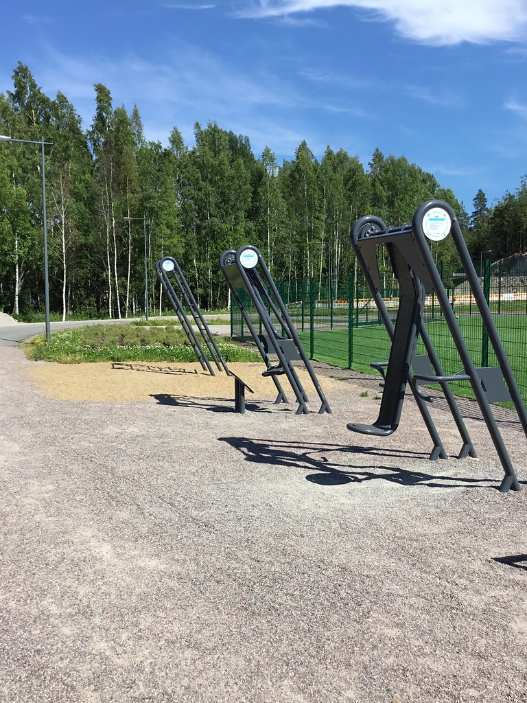 Picture of service point: Keski-Espoon urheilupuisto / Ulkokuntoiluvälineet (Pohjoinen)