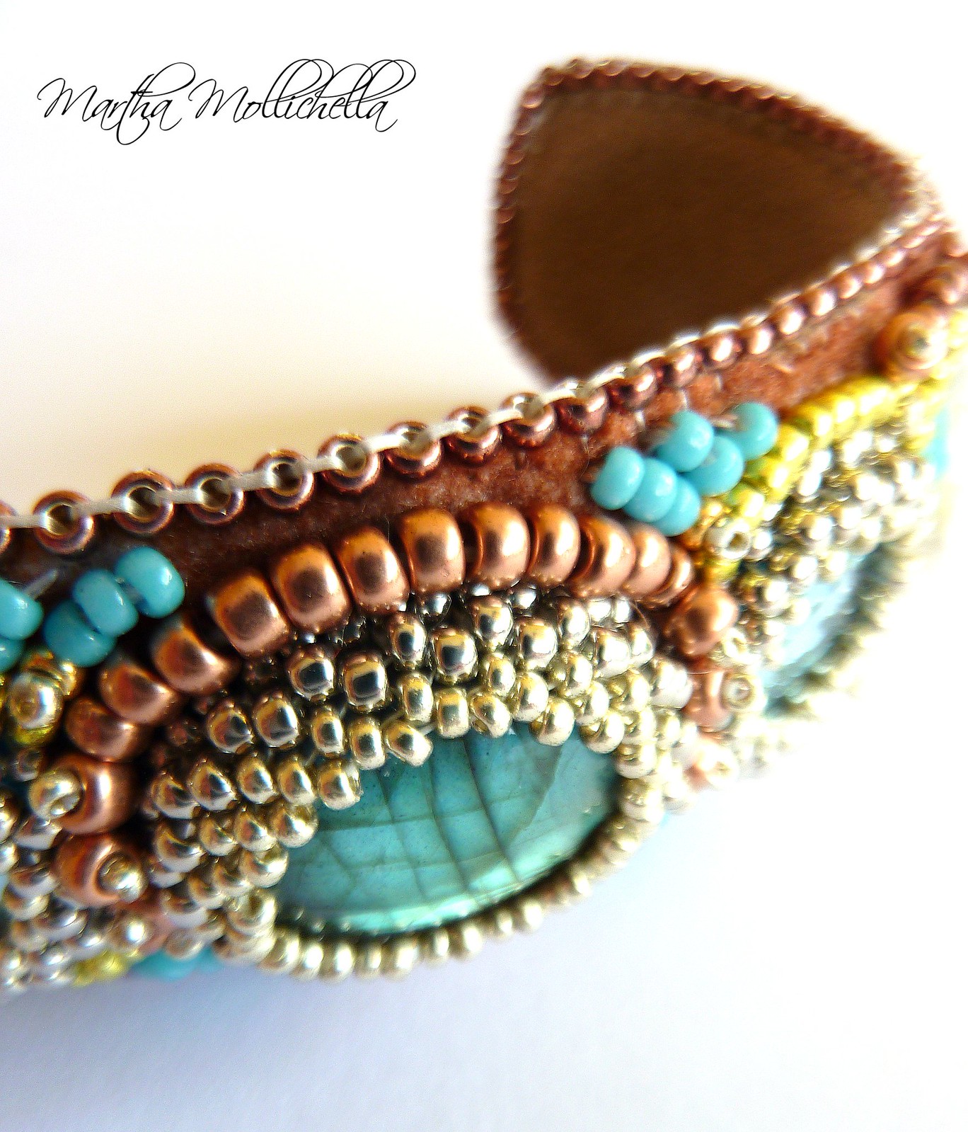 bracciali ricamati a mano bead embroidery bracelet by Martha Mollichella Handmade Jewelry