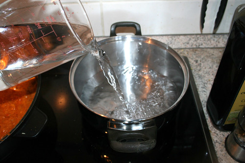 50 - Wasser für Reis aufsetzen / Bring water for rice to a boil