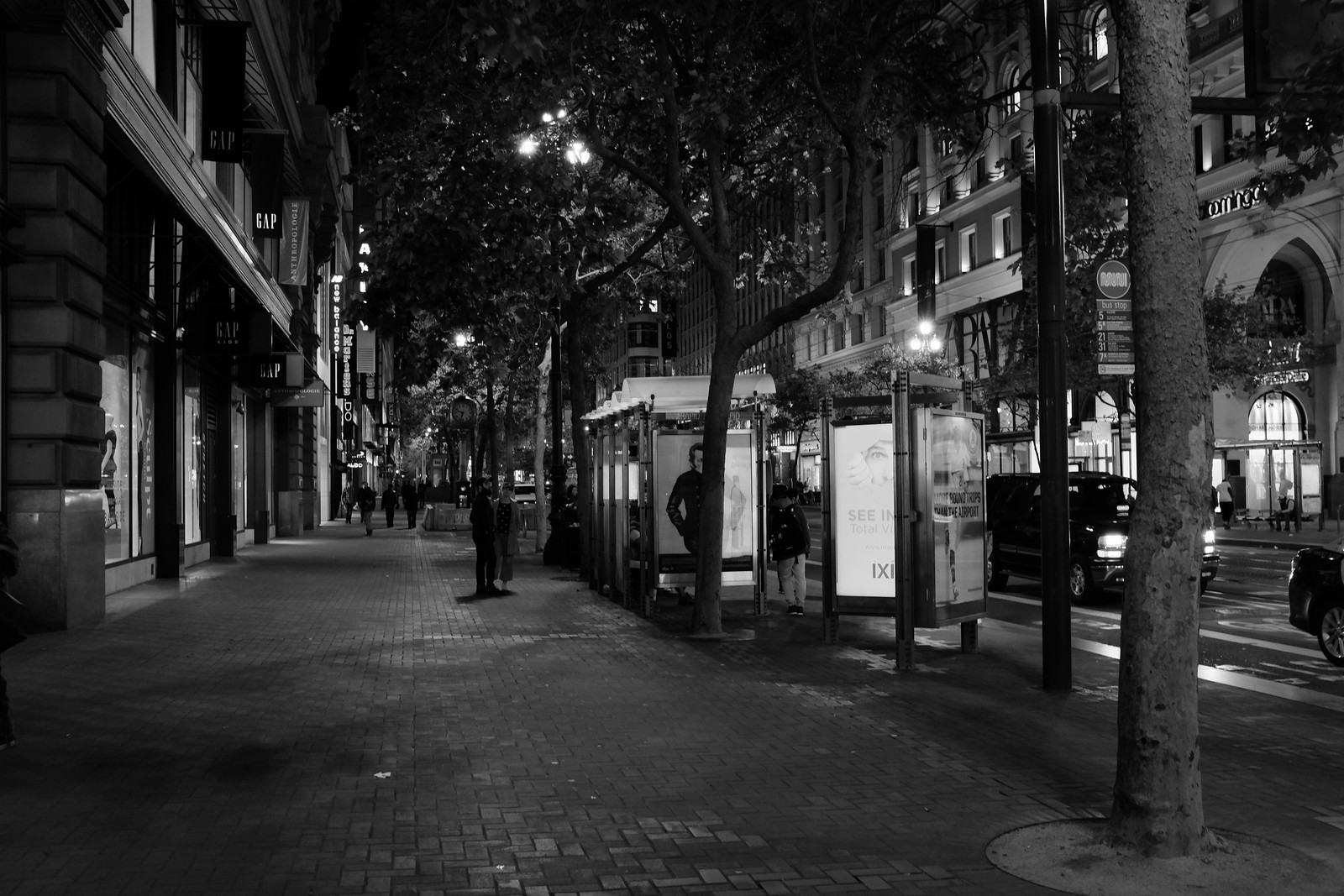 The San Francisco Night photo by FUJIFILM X100S.