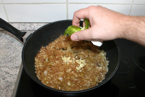 33 - Knoblauch addieren / Add garlic