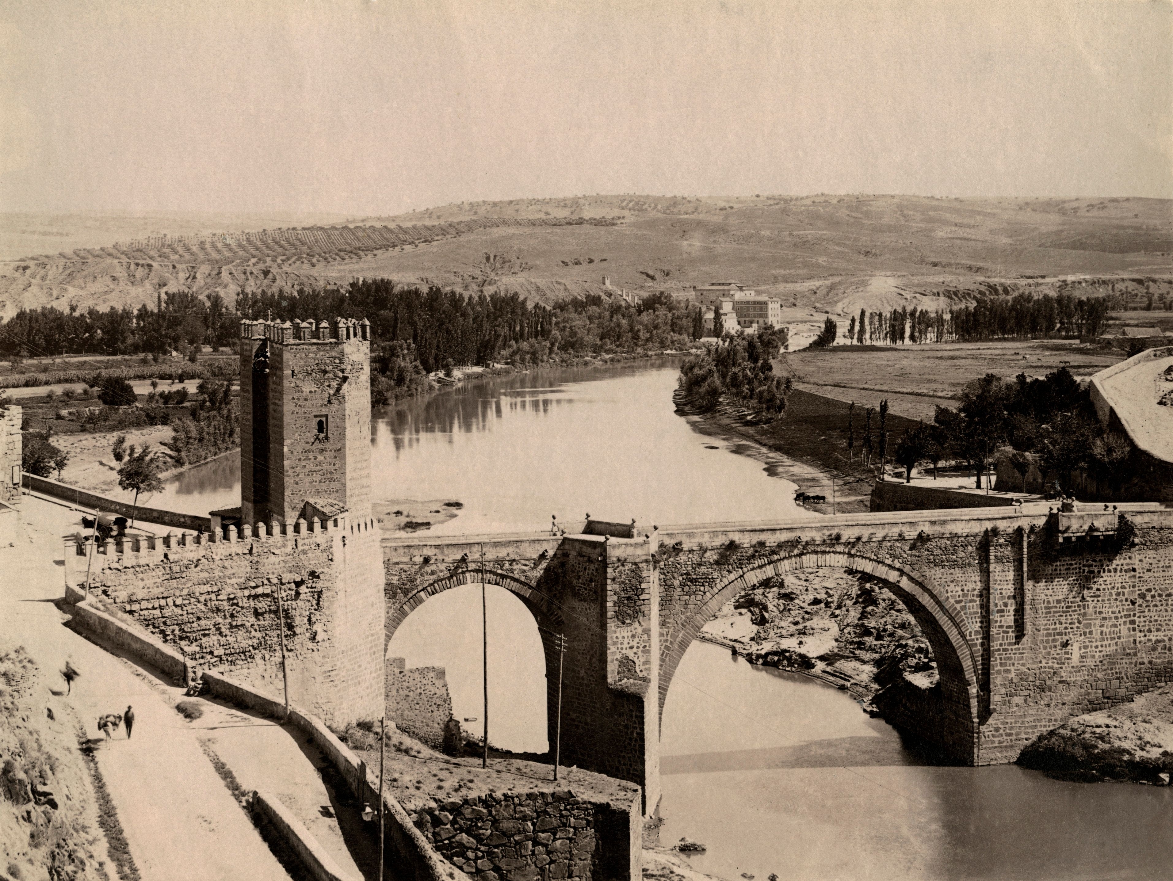 Puente de Alcántara en 1897. Fotografía de Rafael Garzón