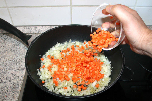 26 -Möhrenwürfel addieren / Add diced carrots
