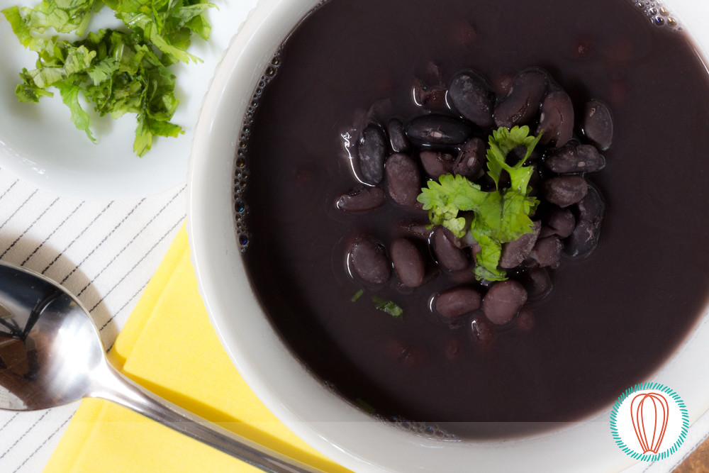 Black Bean Soup / Caldo de Frijol