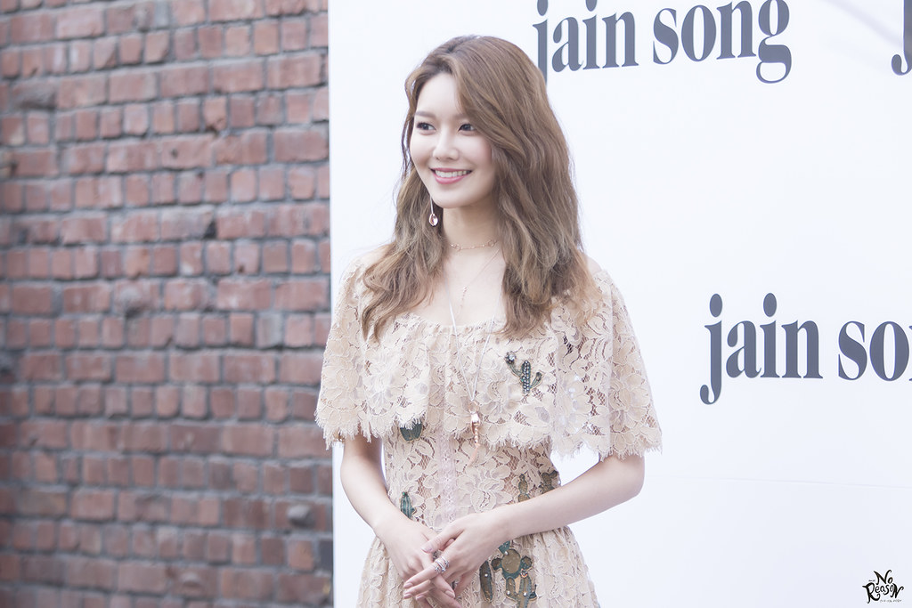 [PIC][30-03-2017]SooYoung tham dự sự kiện ra mắt BST Thu - Đông của thương hiệu "JAIN SONG" trong khuôn khổ "2017 S/S HERA Seoul Fashion Week" vào chiều nay 35322100752_799c61418a_b