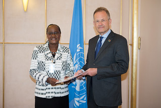 NEW PERMANENT REPRESENTATIVE OF BOTSWANA PRESENTS CREDENTIALS TO THE DIRECTOR-GENERAL OF THE UNITED NATIONS OFFICE AT GENEVA