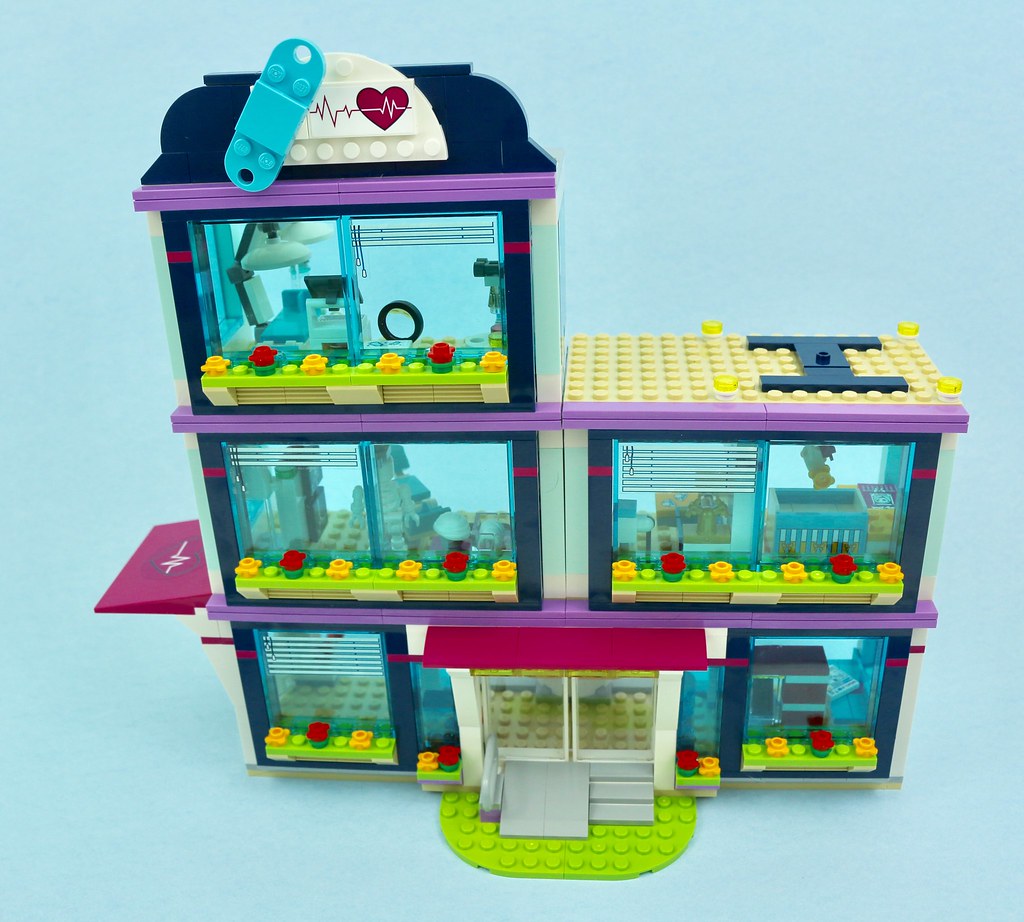 Creator FRIENDS Heart lake Hospital Building Blocks Bricks Model Girls DIY Set