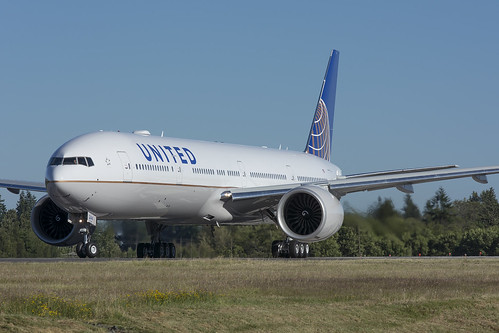 United Airlines Boeing 777-300ER N2644U