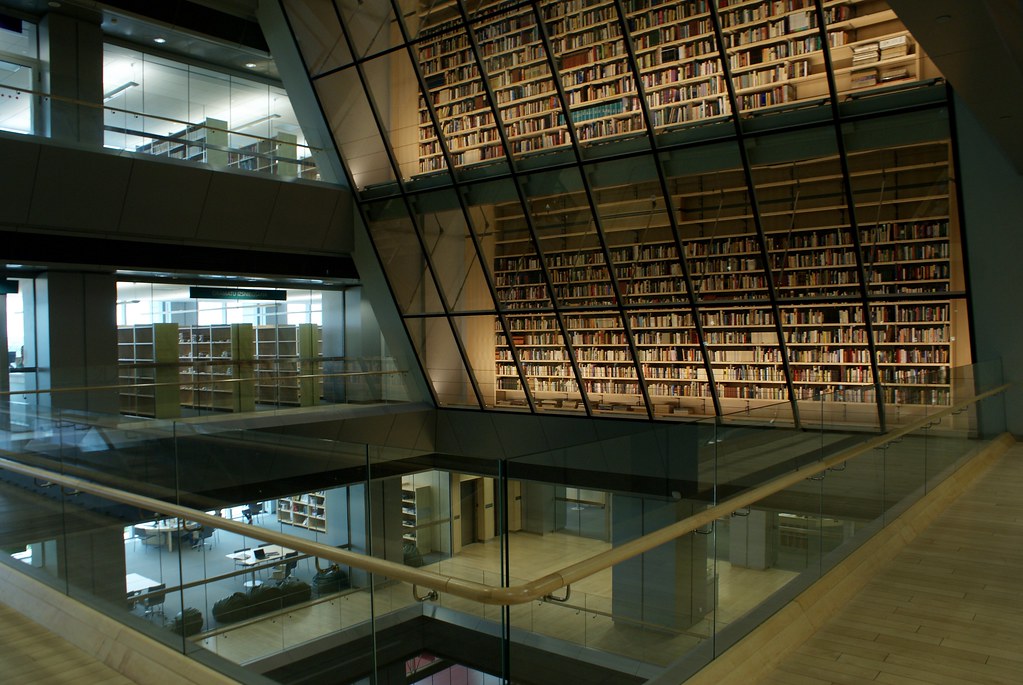 A l'intérieur de la Bibliothèque Nationale de Riga en Lettonie.