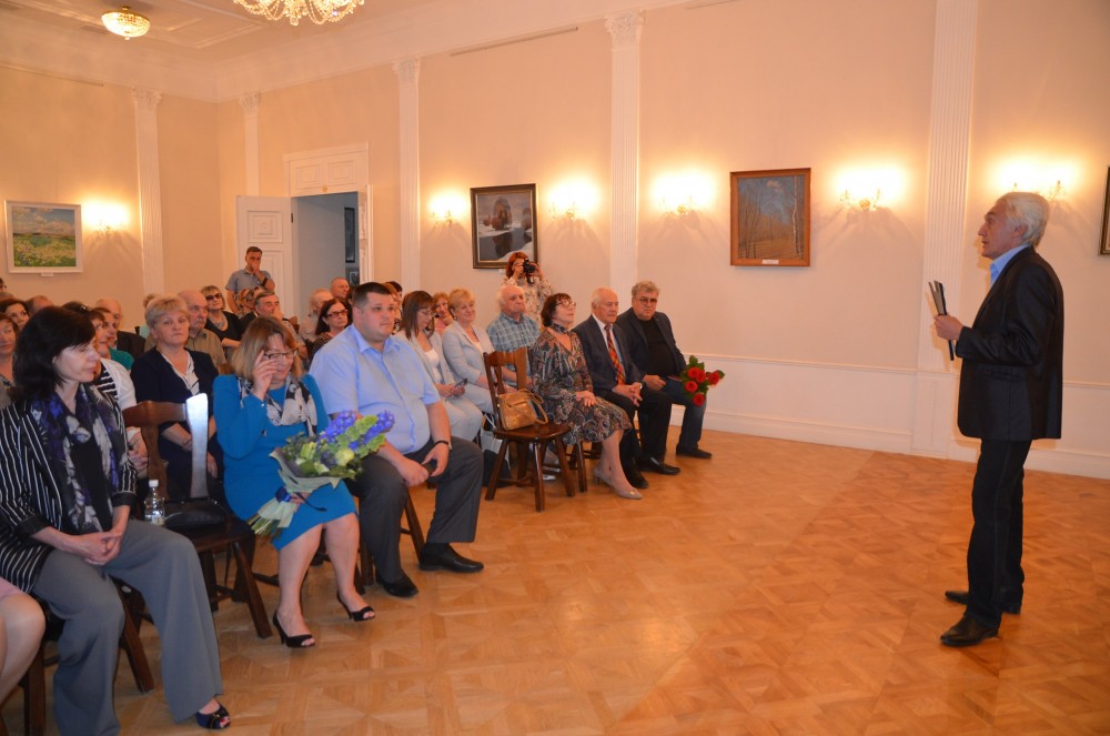 27 июня 2017 года в Губернаторском доме состоялось торжественное открытие выставки Геннадия Салькова Мой дом везде, где есть небесный свод - 1