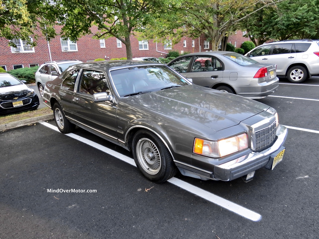 Lincoln Mark VII Front 2