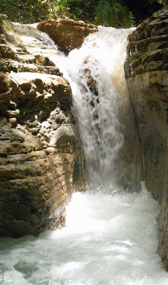 dominican-waterfall