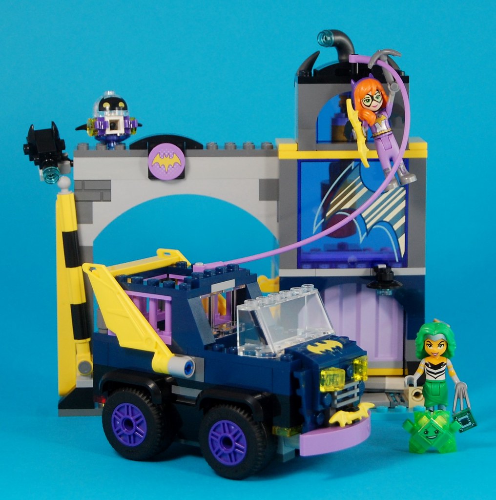 lego batgirl secret bunker