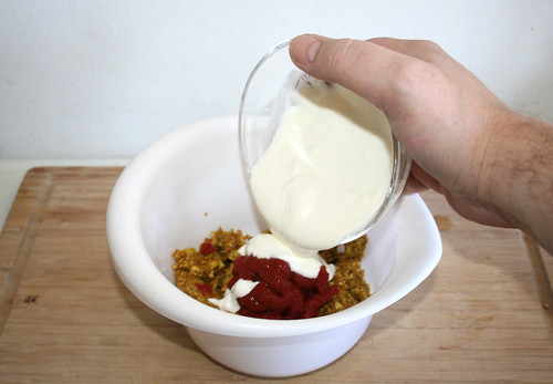 30 - Joghurt dazu geben / Add yoghurt