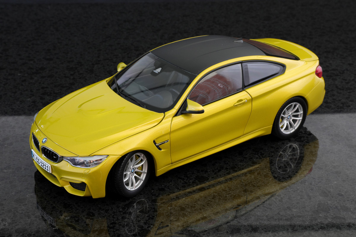 Paragon 1:18 BMW M4 (F82) (yellow) | DiecastXchange Forum