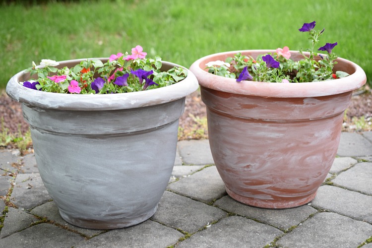 white-washed-pots-mom-home-guide