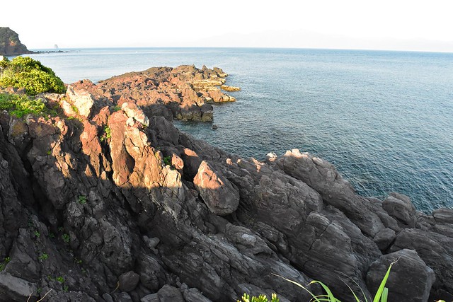 長崎鼻　岩の海岸