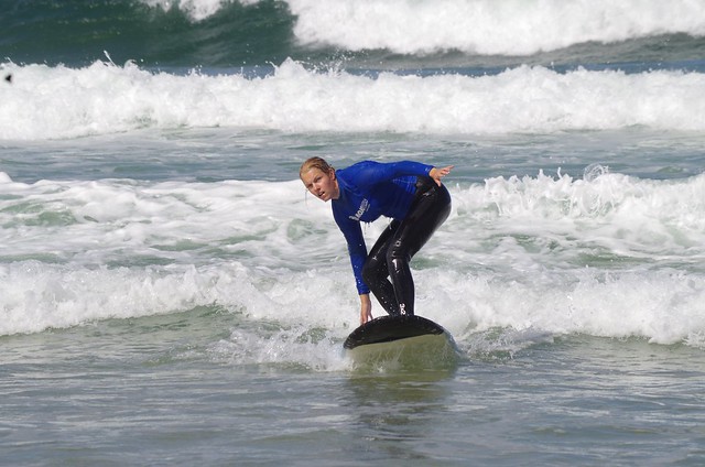 Jag drar och surfar - att resa själv och lära sig surfa