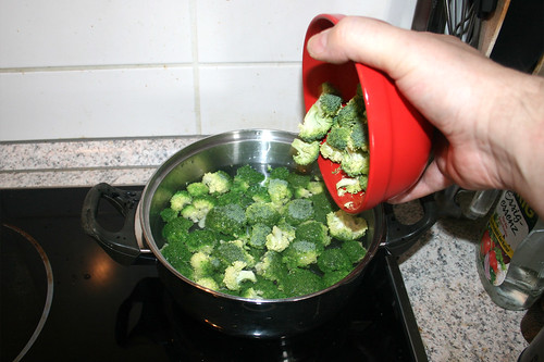 25 - Broccoli blanchieren / Blanch broccoli