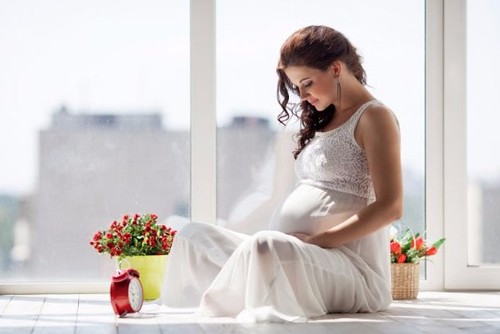 Phụ nữ mang thai 3 tháng đầu nên uống loại sữa gì?
