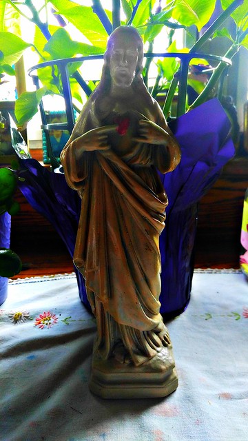 sacred heart statue