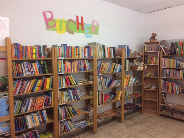 Donating cloths in Stuttgart - books for kids