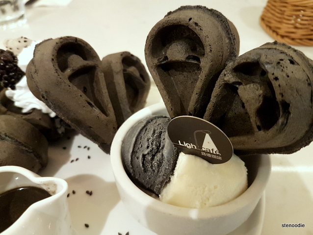 Light Café black sesame dessert