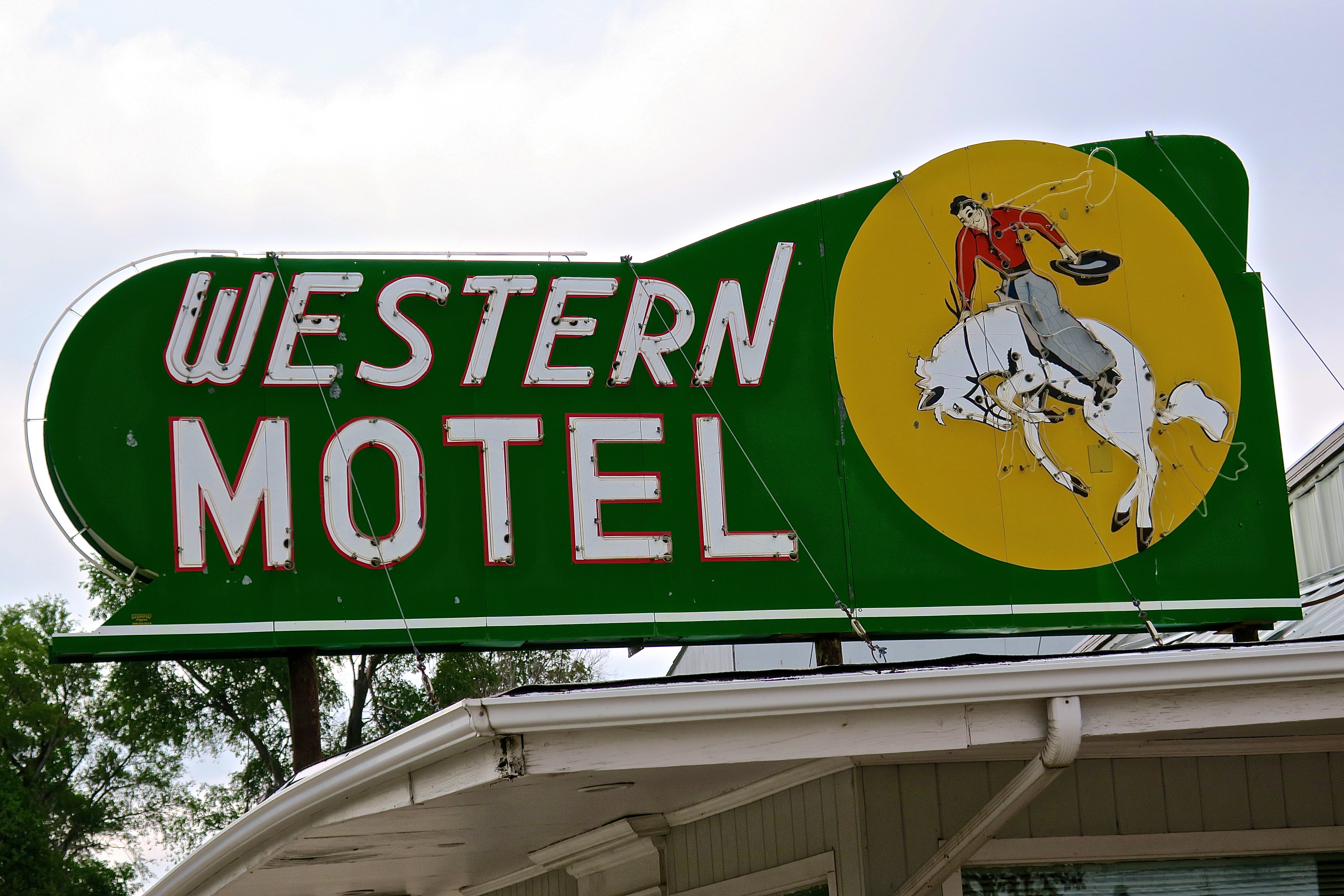 Western Motel - 706 West Rodeo Road Avenue, North Platte, Nebraska U.S.A. - July 4, 2016