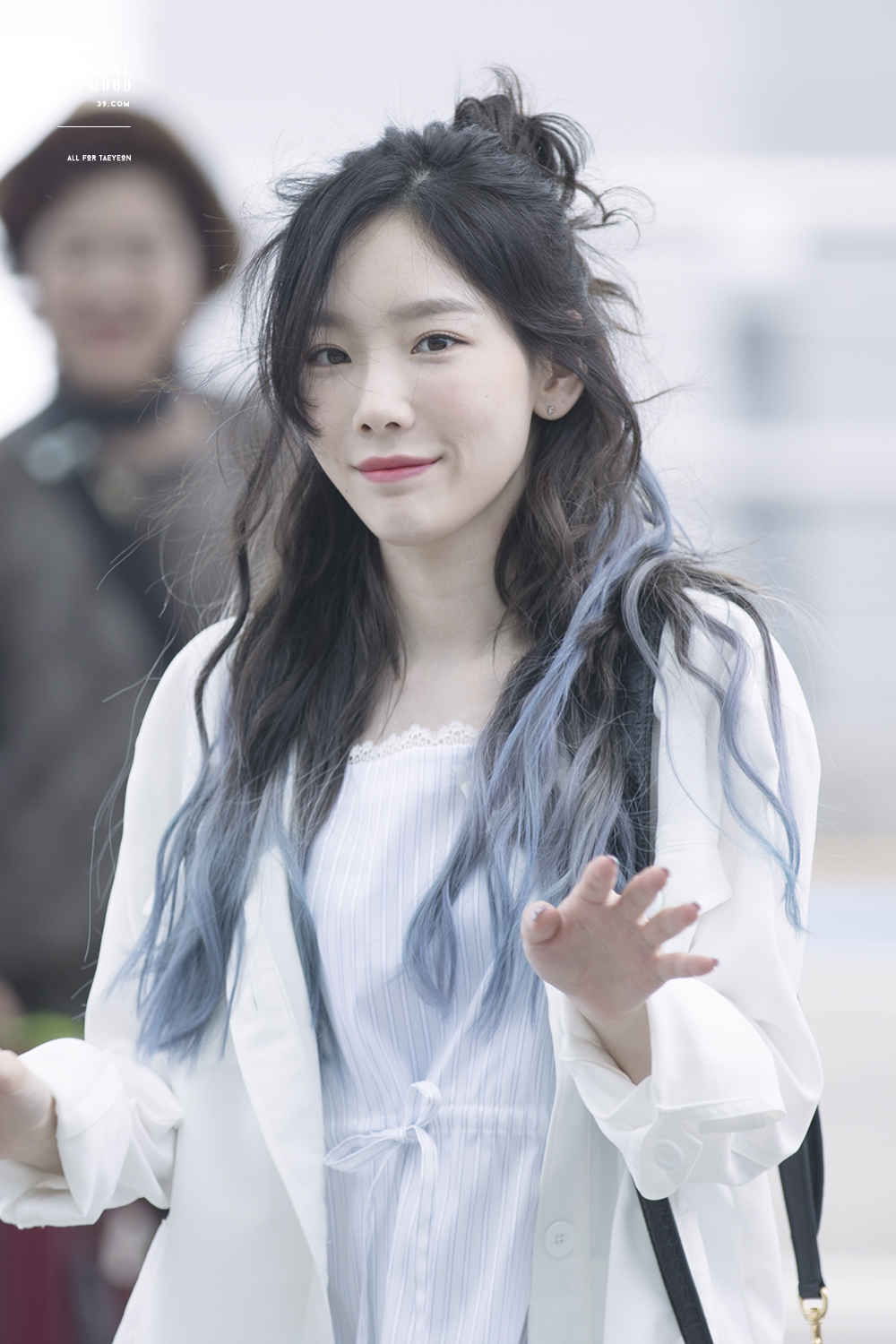 Dat eye contact... (170609 Incheon Airport) : r/SNSD