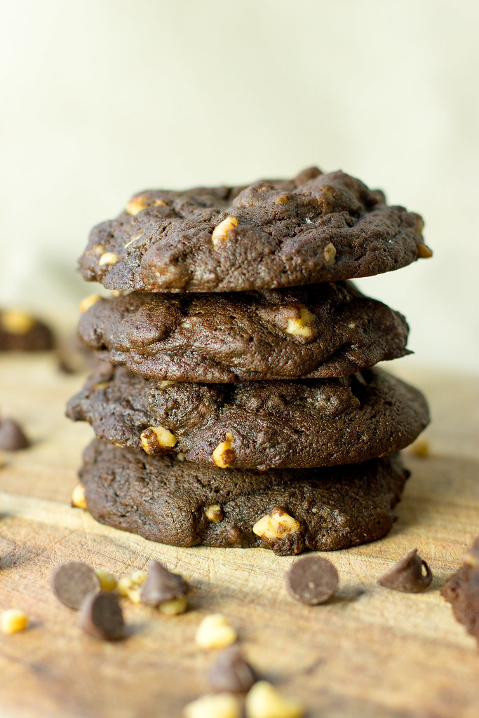 Double chocolate espresso walnut cookies - mix by hand in one bowl! 