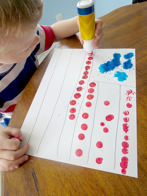 35 fabulous 4th of July recipes and activities for toddlers. These red, white, and blue crafts and recipes are sure to get you and your toddler in the patriotic spirit! USA! USA!