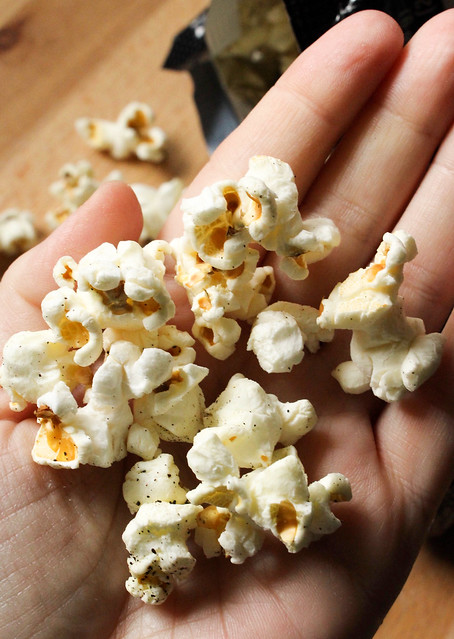 Product Review Skinny Pop Popcorn: Sea Salt & Pepper