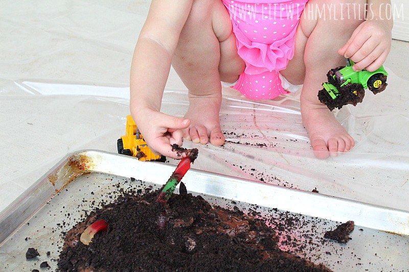 12 backyard activities for toddlers that are perfect for making memories this summer!