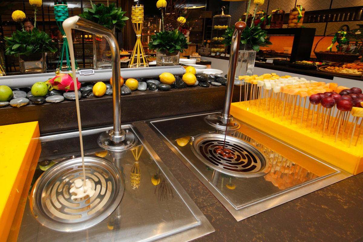 Shangri-la Lemon Garden Buffet Chocolate Fountain