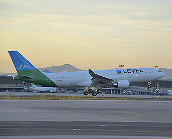 Level A330-200 take off BCN (Level)
